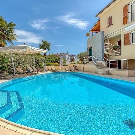 Apartment Complex Irena With Pool Poreč Dış mekan fotoğraf