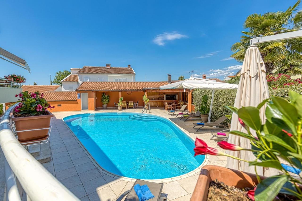 Apartment Complex Irena With Pool Poreč Dış mekan fotoğraf