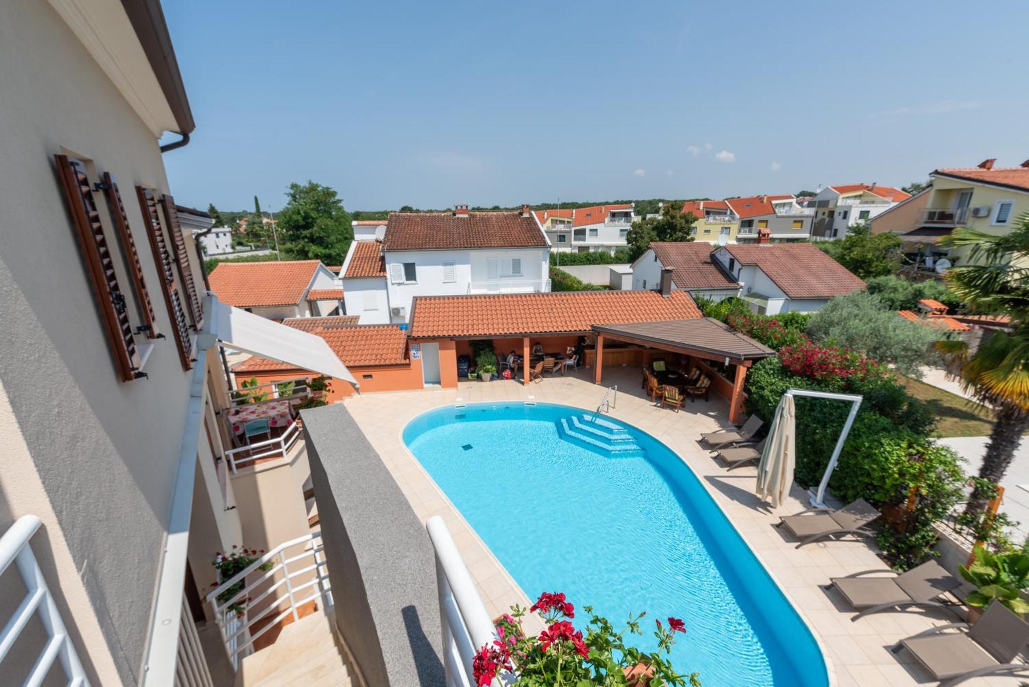 Apartment Complex Irena With Pool Poreč Dış mekan fotoğraf
